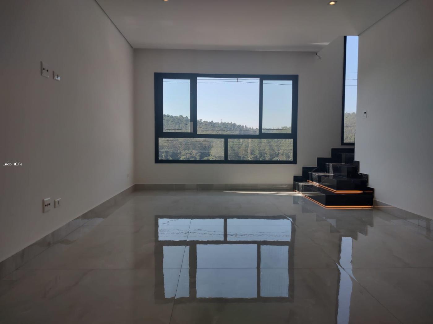 Casa de Condomínio à venda com 3 quartos, 227m² - Foto 1