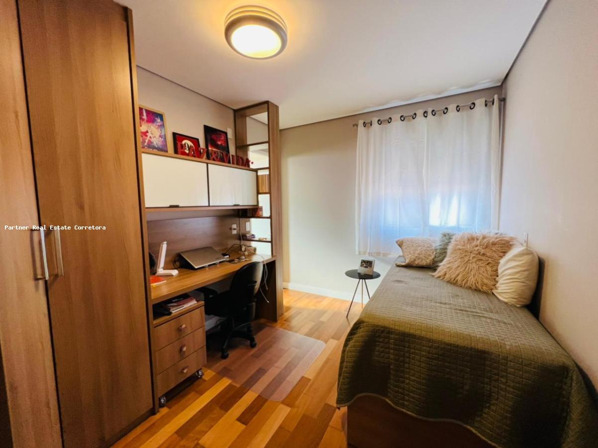 Apartamento à venda com 3 quartos, 240m² - Foto 5