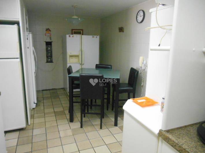 Apartamento à venda com 4 quartos, 276m² - Foto 18