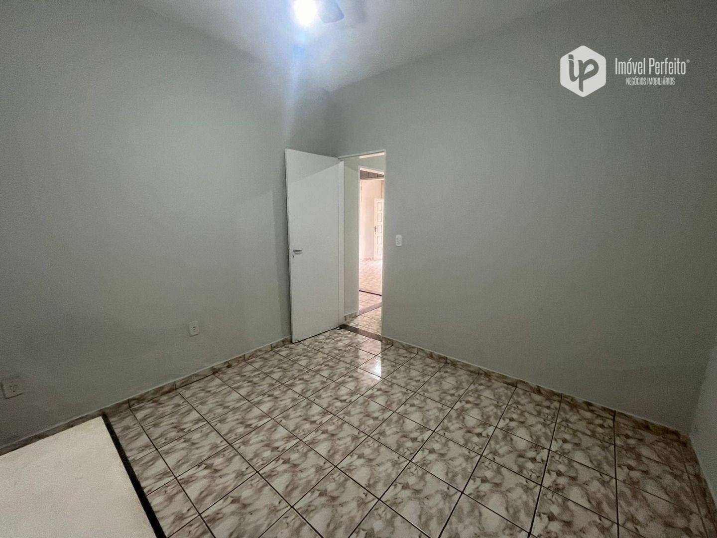 Casa para alugar com 2 quartos, 90m² - Foto 7