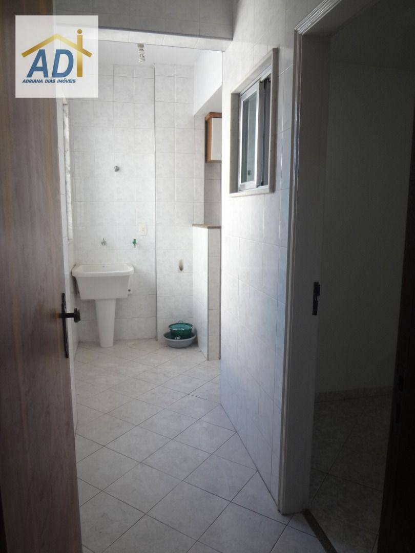 Apartamento para alugar com 2 quartos, 75m² - Foto 3