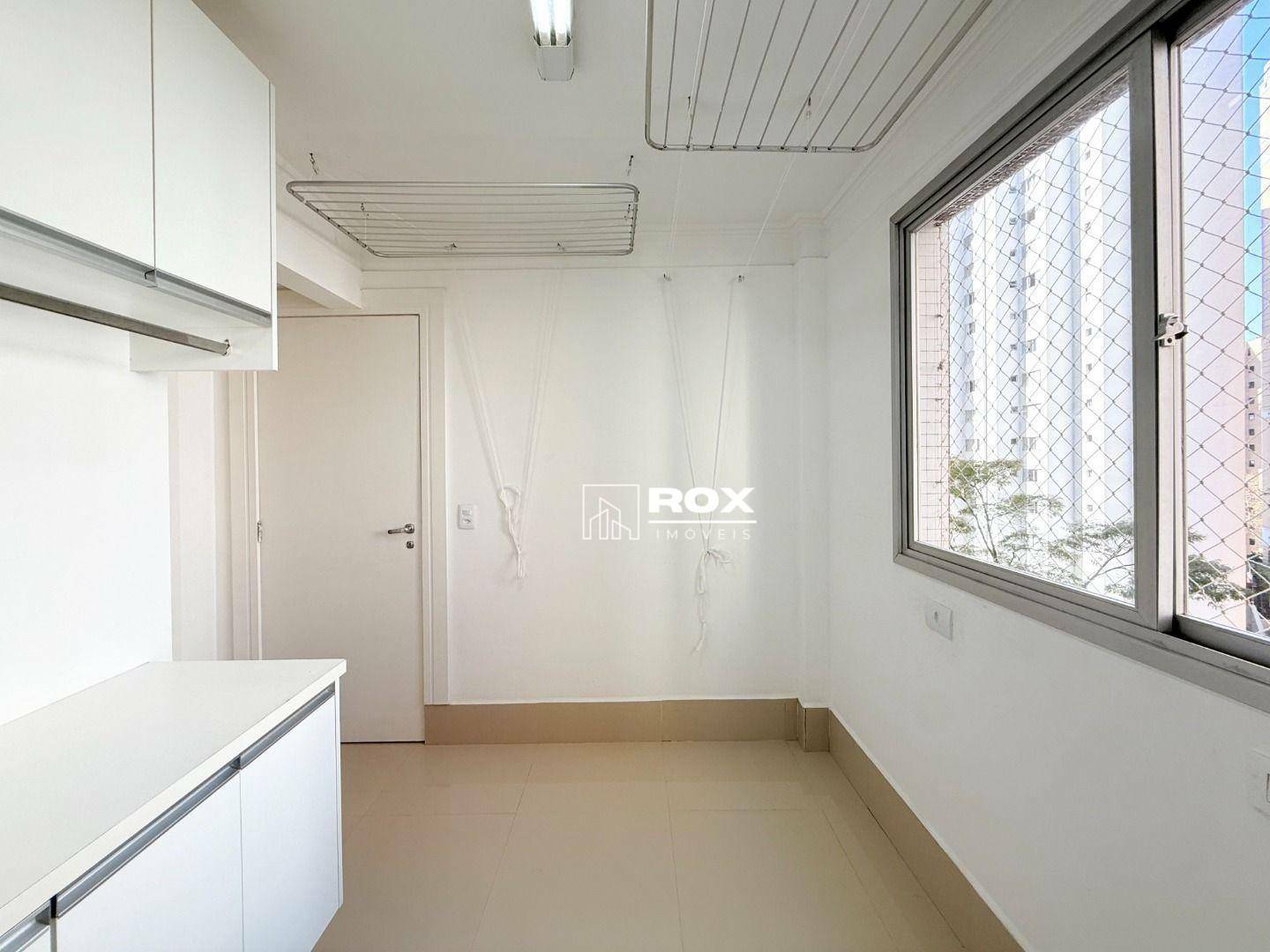 Apartamento para alugar com 3 quartos, 217m² - Foto 19