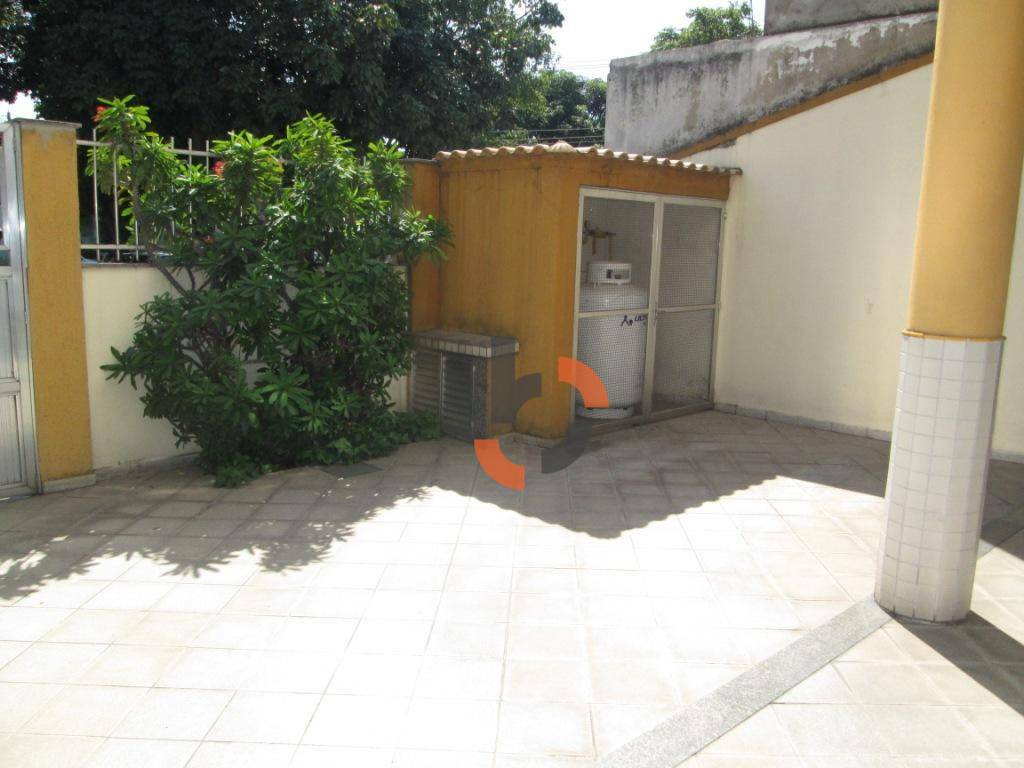 Apartamento para alugar com 1 quarto, 45m² - Foto 14