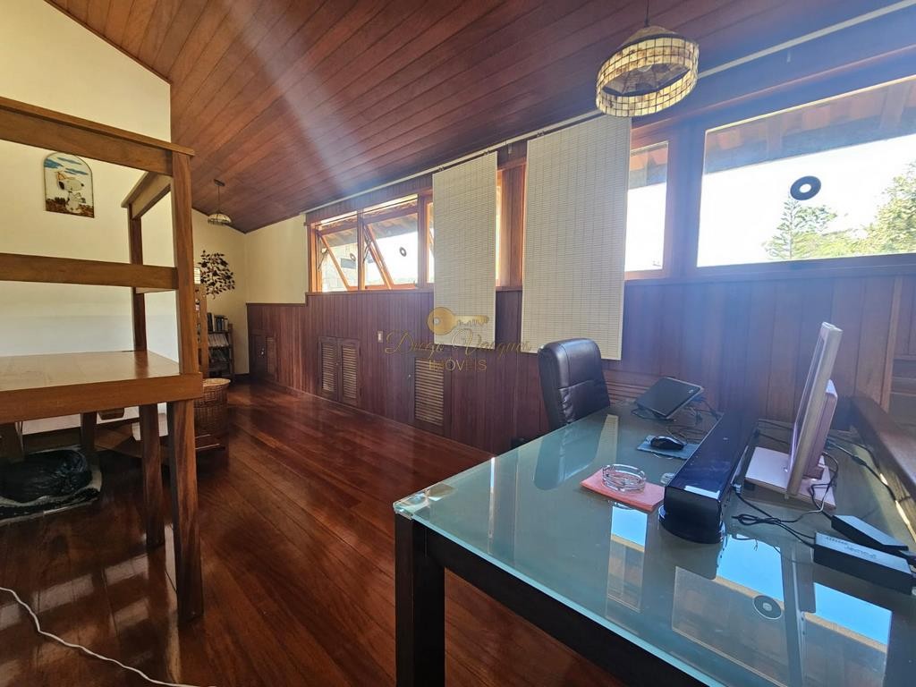 Casa à venda com 4 quartos, 200m² - Foto 35