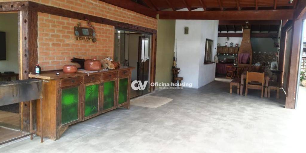 Casa à venda com 3 quartos, 183m² - Foto 3