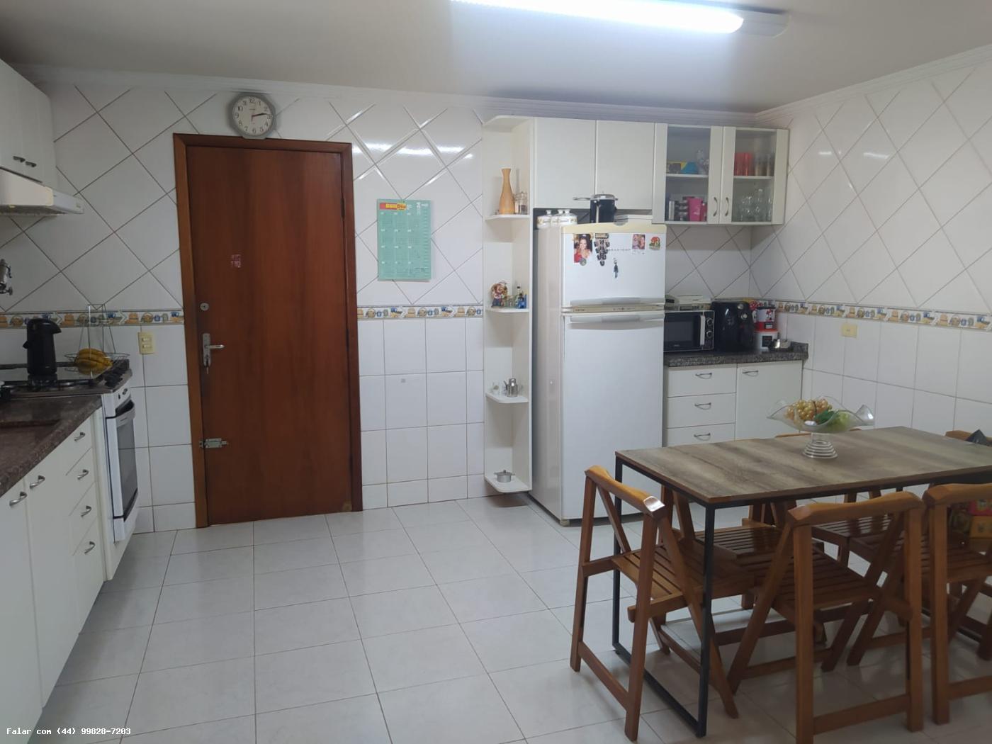 Casa à venda com 4 quartos, 304m² - Foto 7