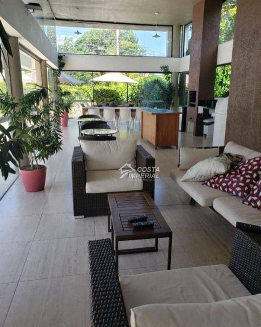 Casa à venda com 5 quartos, 176m² - Foto 1