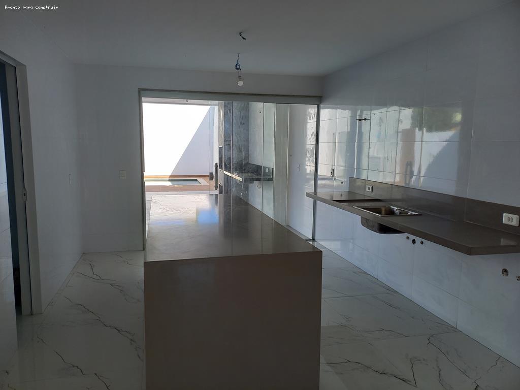 Casa à venda com 4 quartos, 214m² - Foto 25