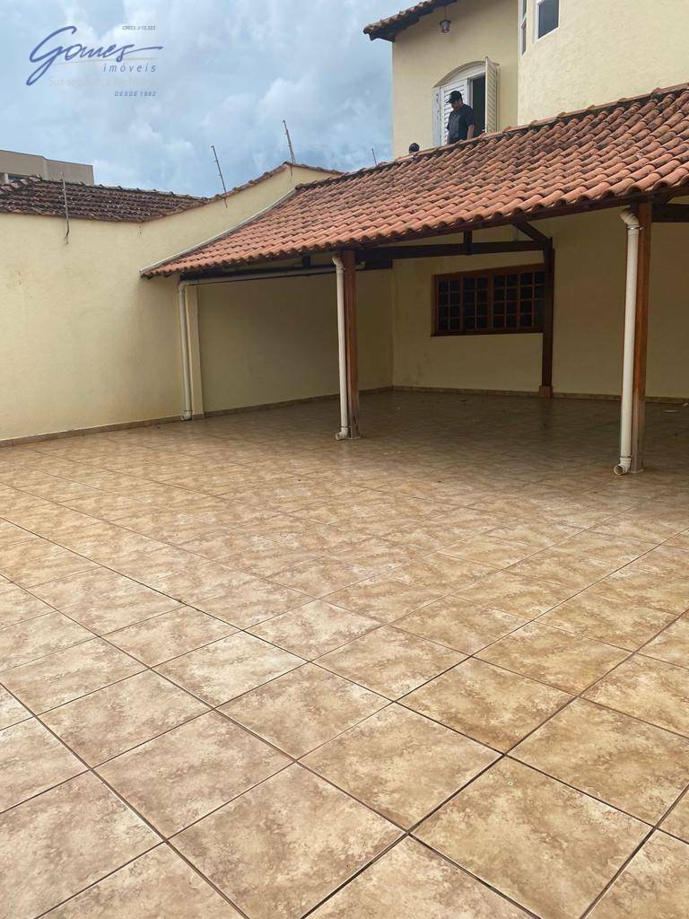 Sobrado à venda com 4 quartos, 207m² - Foto 2