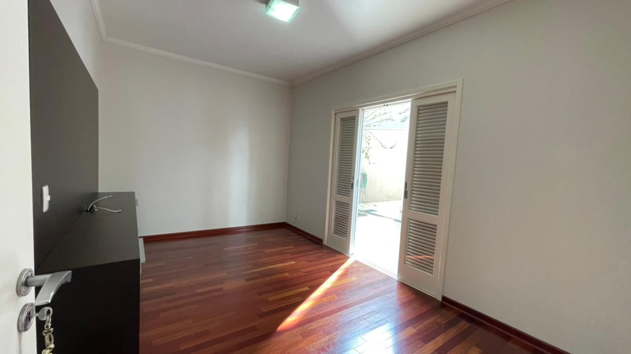 Casa de Condomínio à venda com 4 quartos, 450m² - Foto 30