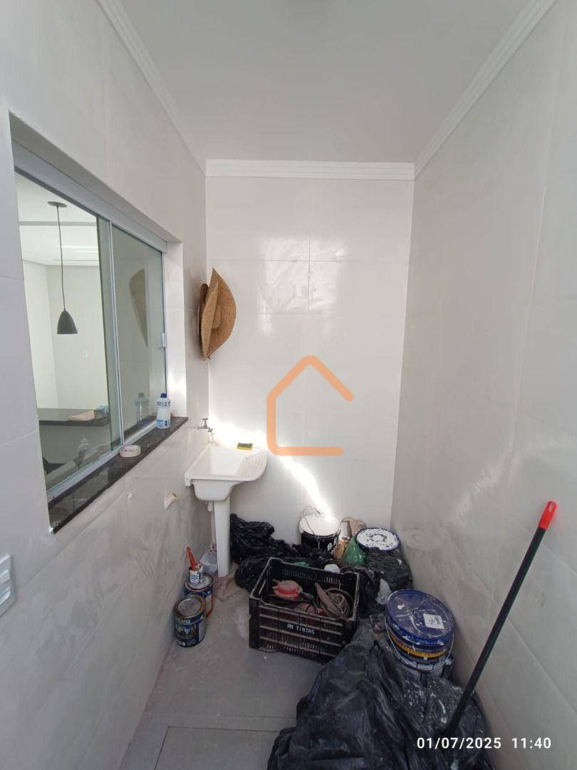 Casa à venda com 2 quartos, 70m² - Foto 11
