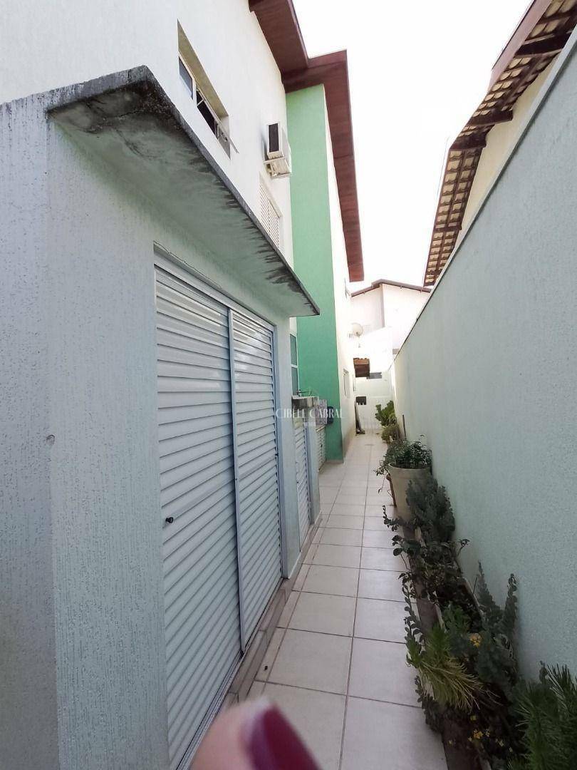 Casa de Condomínio à venda com 4 quartos, 264m² - Foto 47