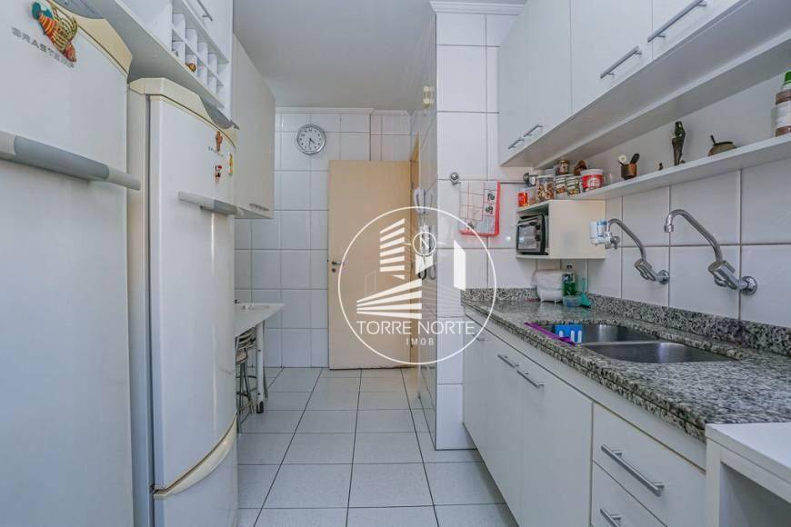 Apartamento à venda com 3 quartos, 137m² - Foto 21