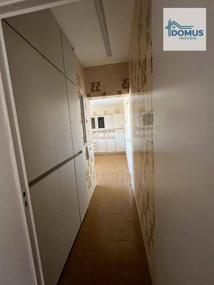 Apartamento para alugar com 4 quartos, 230m² - Foto 16