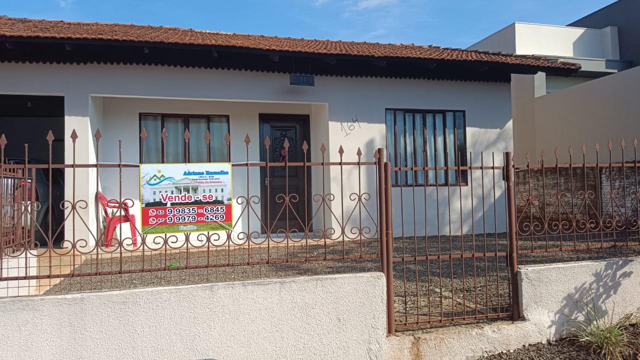 Casa à venda com 2 quartos, 80m² - Foto 1