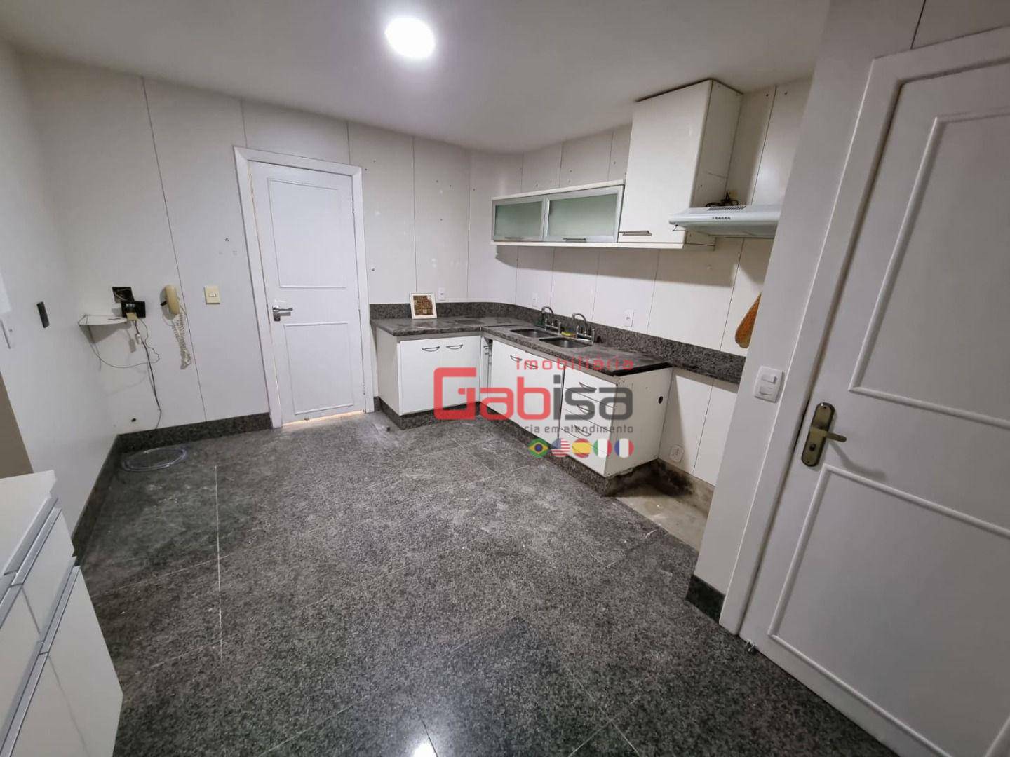 Apartamento à venda com 3 quartos, 230m² - Foto 3