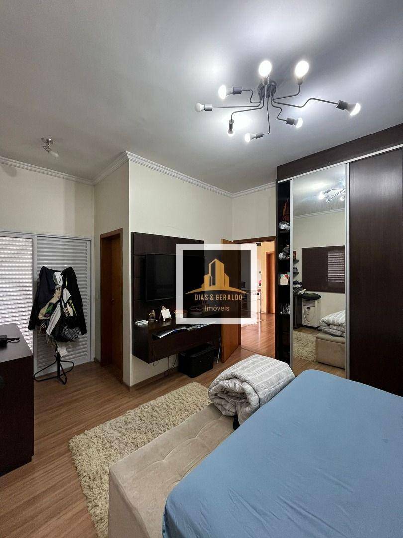 Sobrado à venda com 3 quartos, 240m² - Foto 10