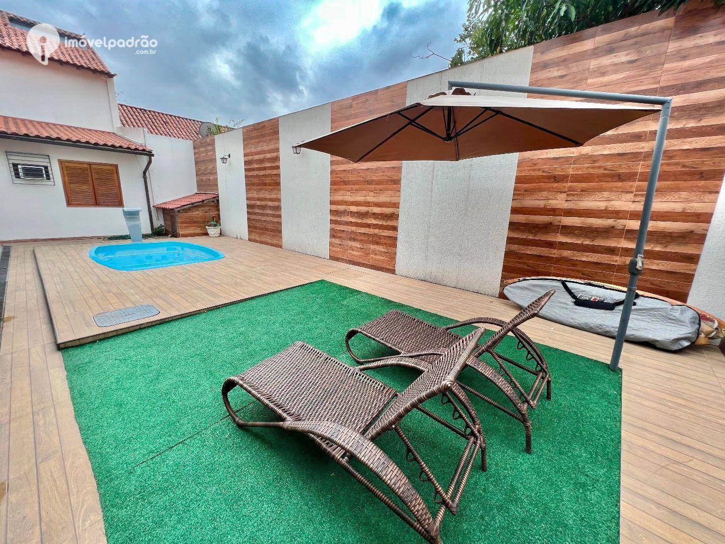 Casa de Condomínio à venda com 5 quartos, 300m² - Foto 1