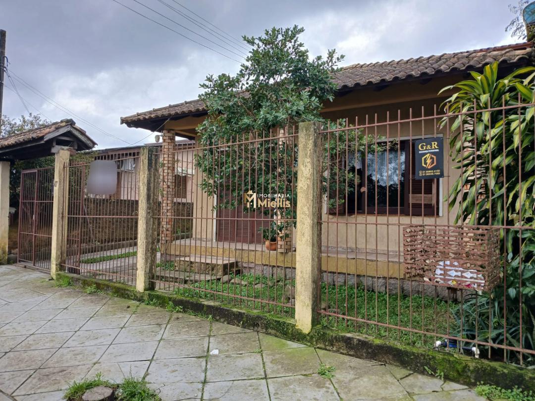 Casa à venda com 2 quartos, 100m² - Foto 1