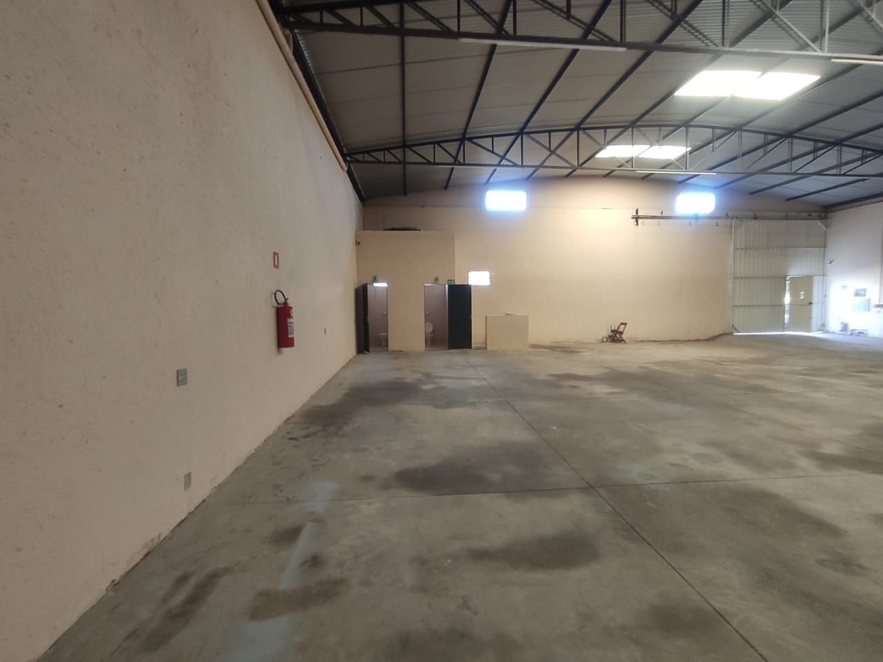 Depósito-Galpão-Armazém para alugar, 400m² - Foto 2