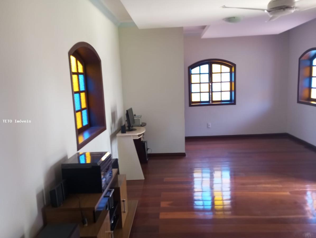 Casa à venda com 9 quartos, 1500m² - Foto 39