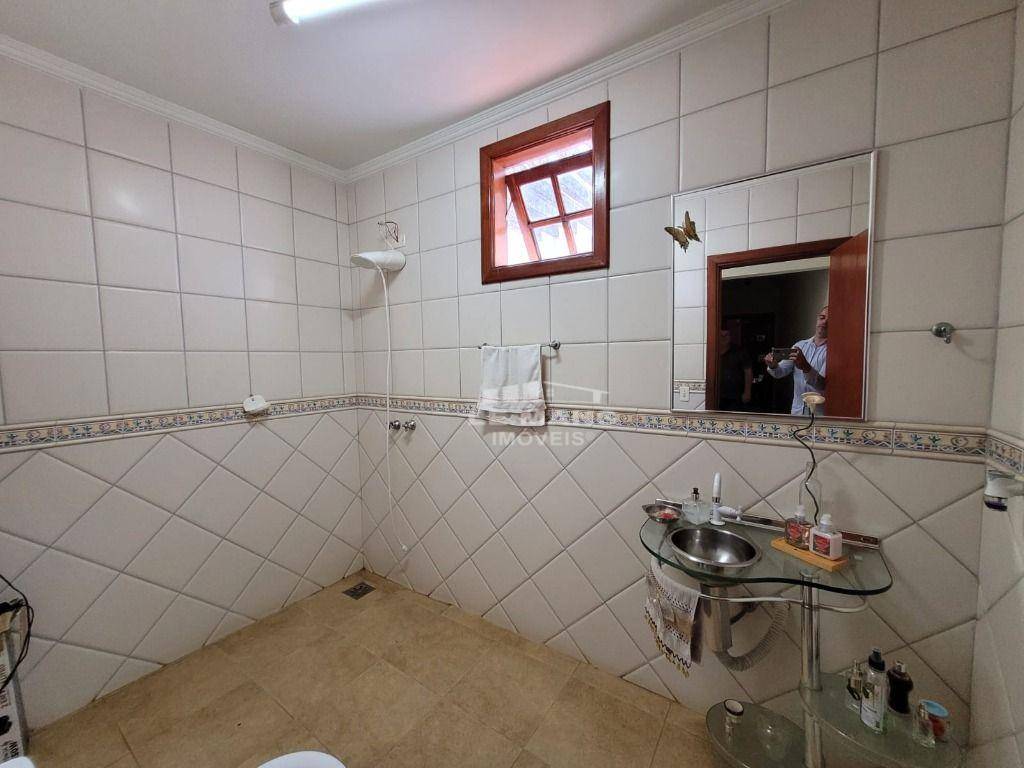 Casa à venda com 3 quartos, 200m² - Foto 17