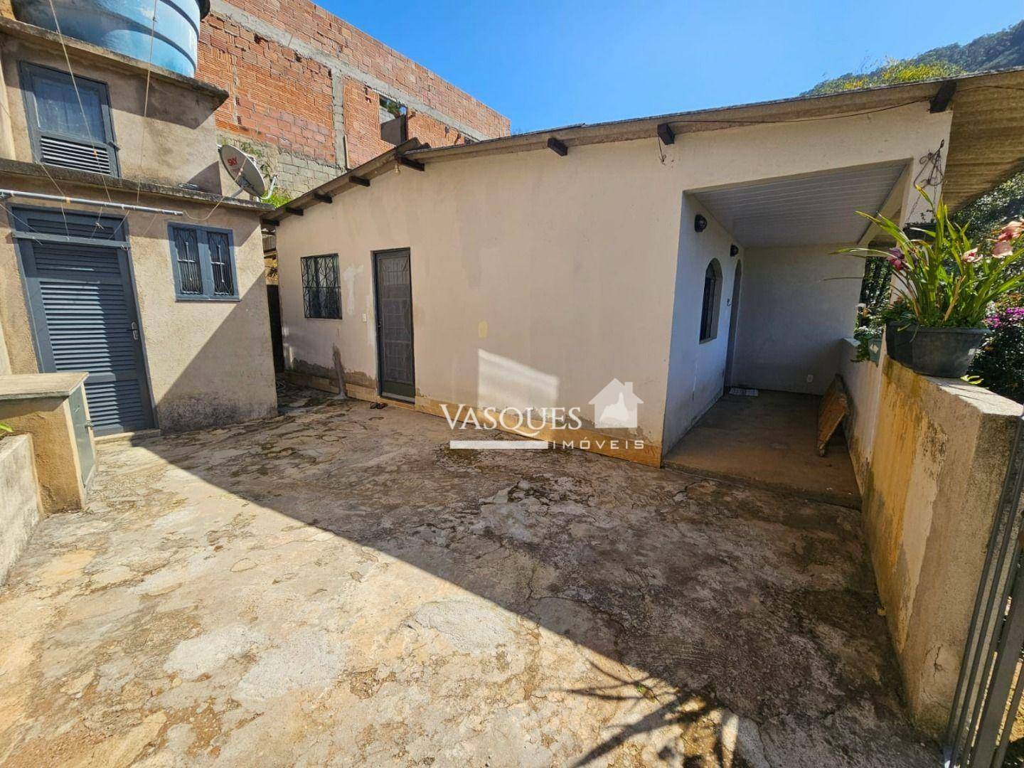 Casa à venda com 2 quartos, 64m² - Foto 2