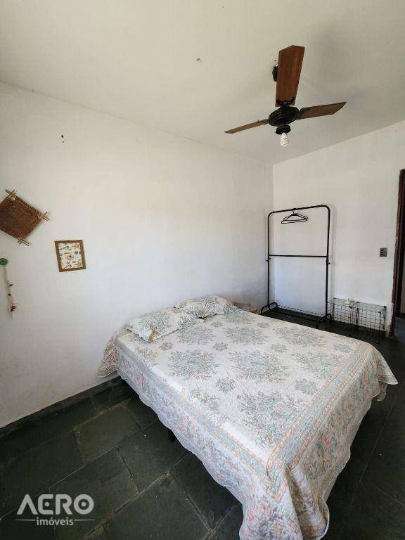 Casa à venda com 4 quartos, 150m² - Foto 2