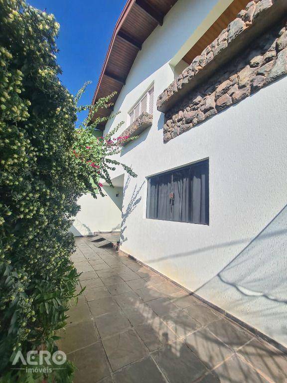 Casa à venda e aluguel com 4 quartos, 299m² - Foto 23