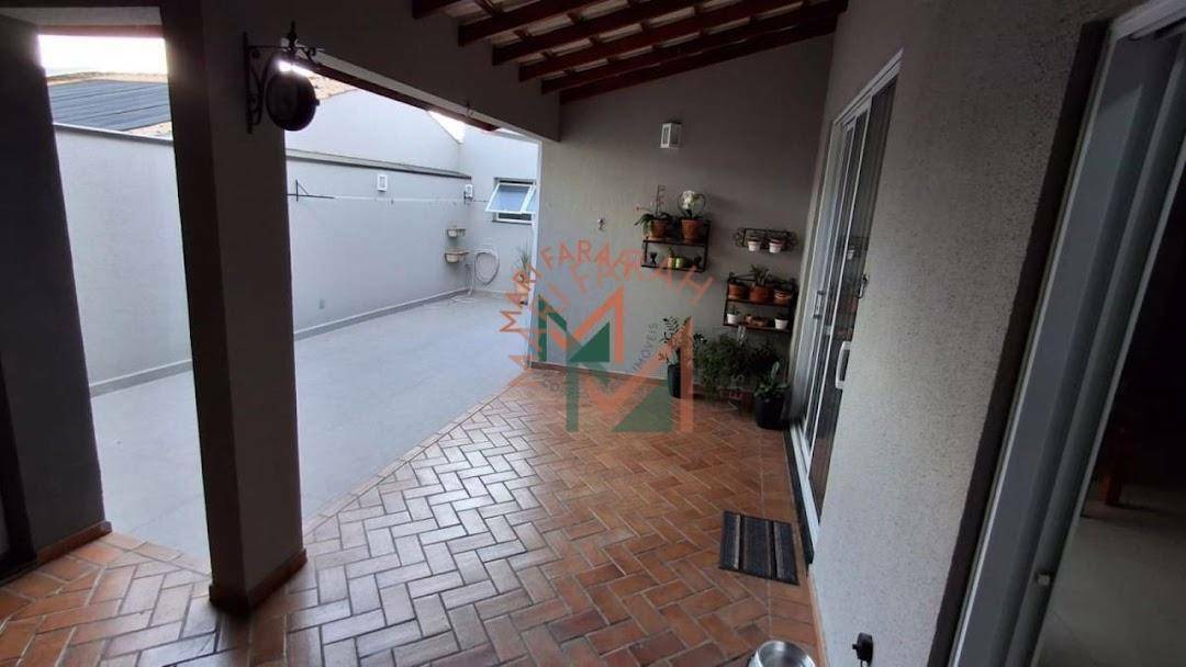 Casa de Condomínio à venda com 3 quartos, 180m² - Foto 4