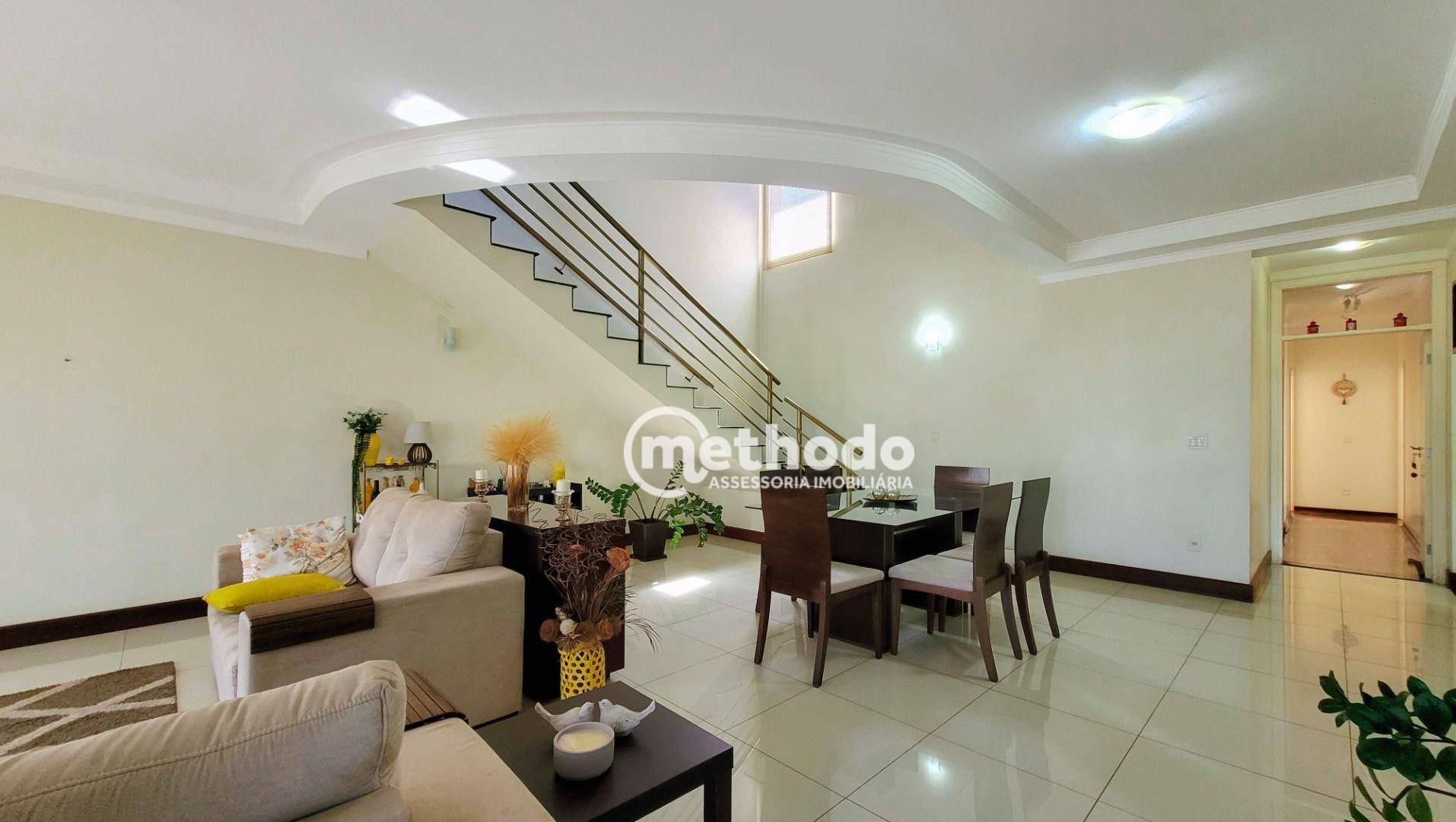 Casa de Condomínio à venda com 4 quartos, 250m² - Foto 3