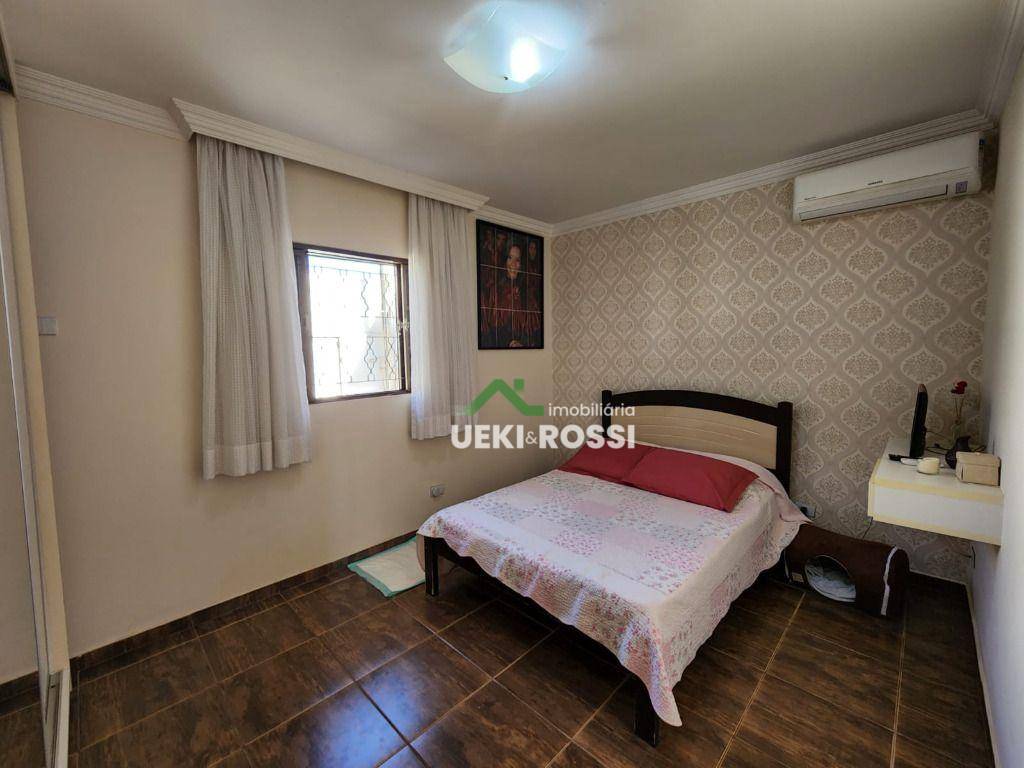 Casa à venda com 3 quartos, 240m² - Foto 7