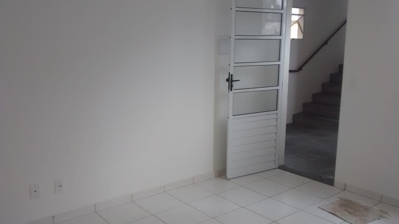 Apartamento à venda com 2 quartos, 42m² - Foto 2