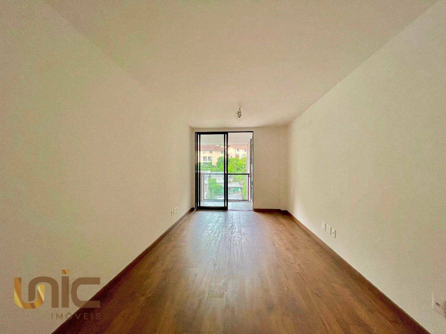 Apartamento à venda com 2 quartos, 76m² - Foto 1