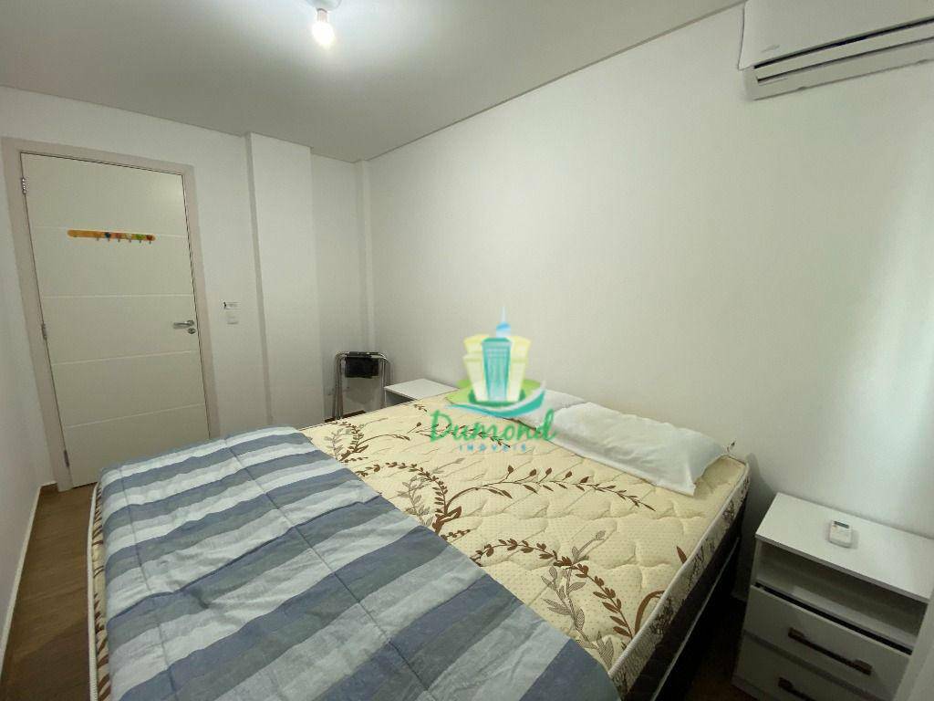 Apartamento para alugar com 3 quartos, 120m² - Foto 17