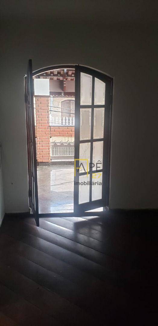 Sobrado à venda e aluguel com 3 quartos, 180m² - Foto 12