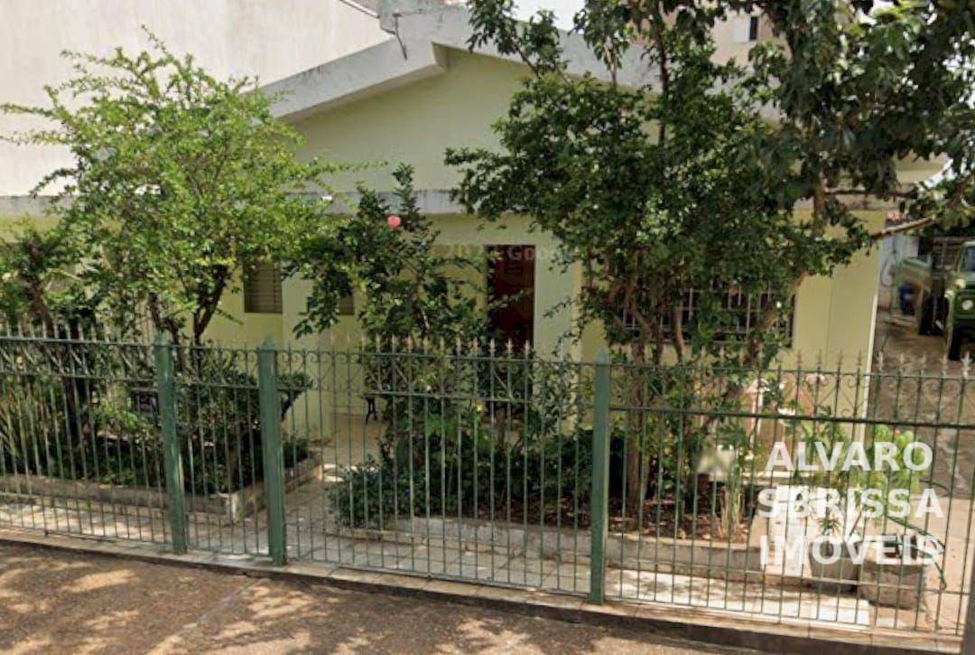 Casa à venda com 3 quartos, 211m² - Foto 1