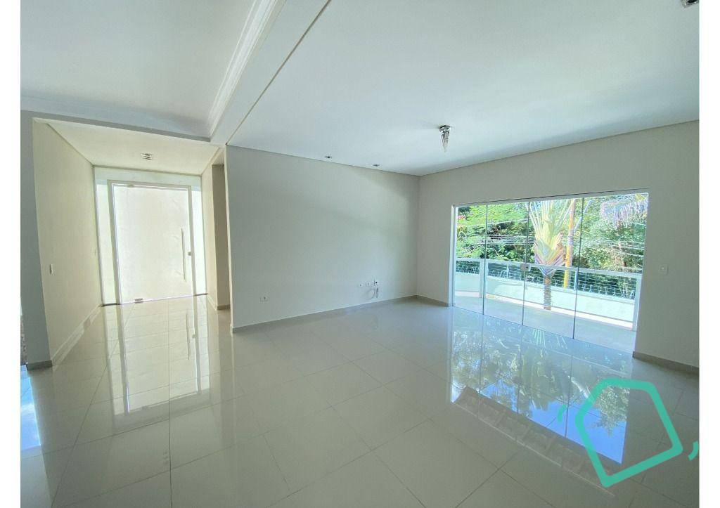 Casa de Condomínio para alugar com 3 quartos, 500m² - Foto 6