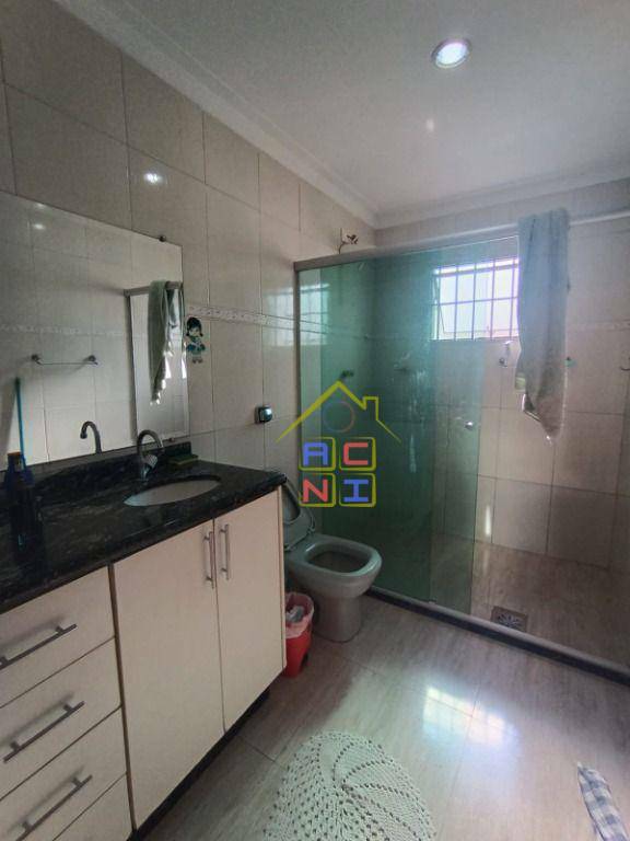 Sobrado à venda e aluguel com 3 quartos, 180m² - Foto 16