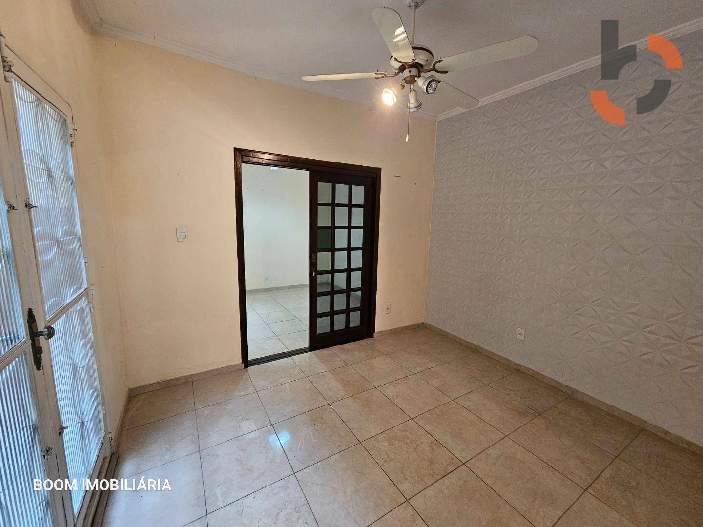 Casa à venda com 6 quartos, 210m² - Foto 40