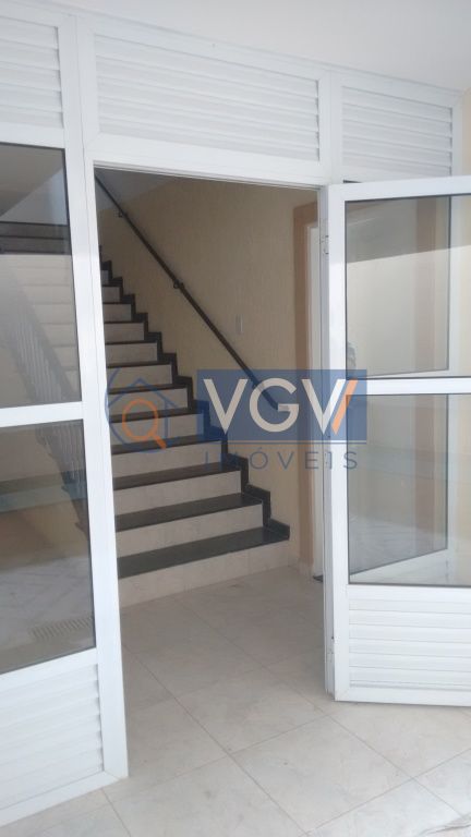 Apartamento à venda com 2 quartos, 40m² - Foto 3