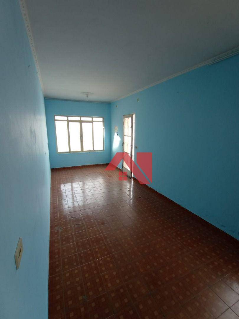 Casa à venda com 3 quartos, 246m² - Foto 1