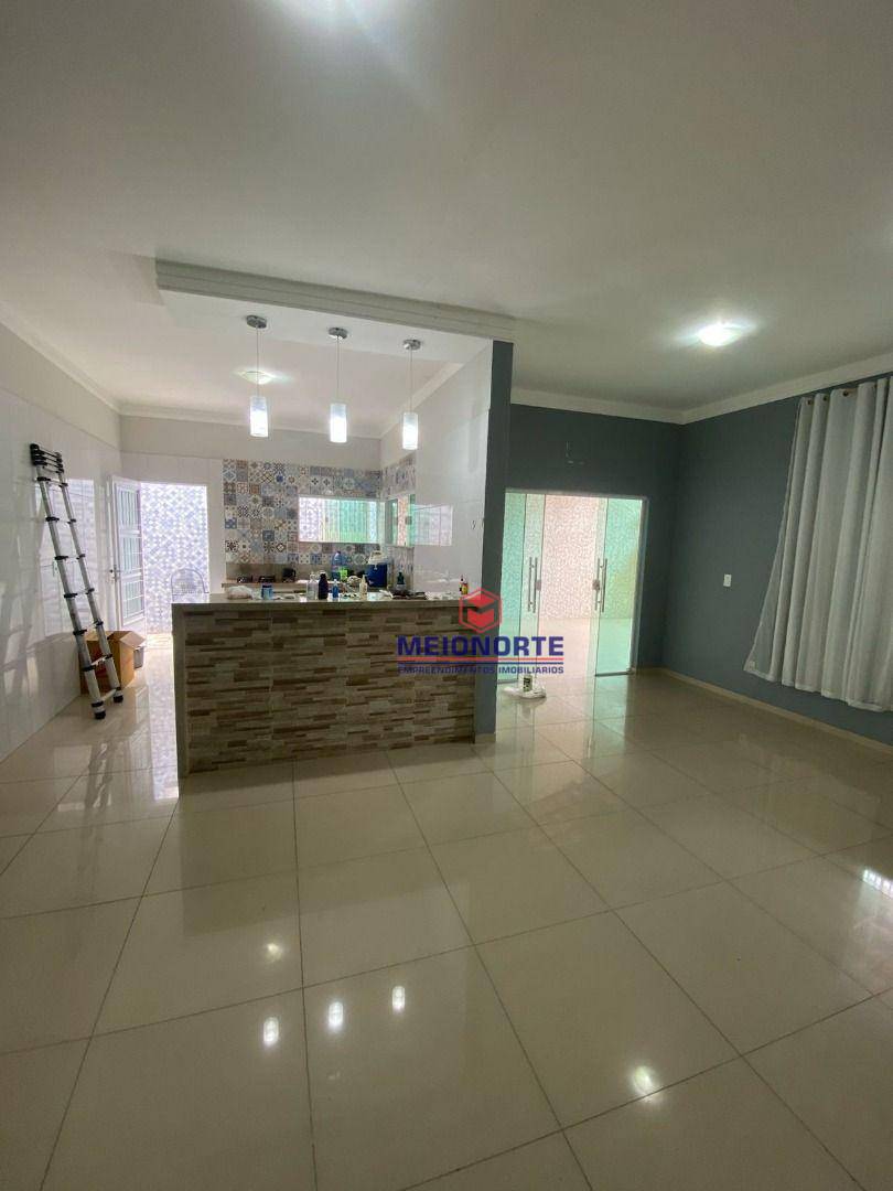 Casa à venda com 4 quartos, 180m² - Foto 4