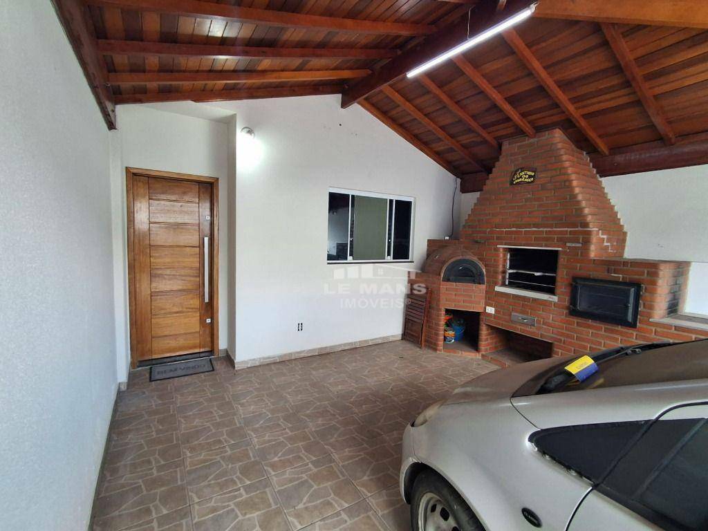 Casa à venda com 3 quartos, 85m² - Foto 1