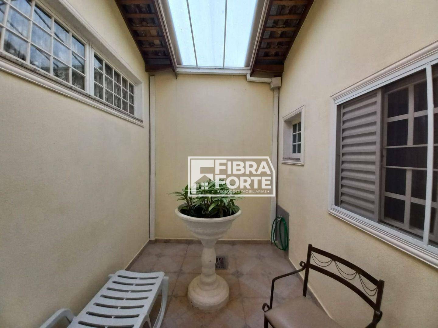 Casa à venda com 4 quartos, 215m² - Foto 19