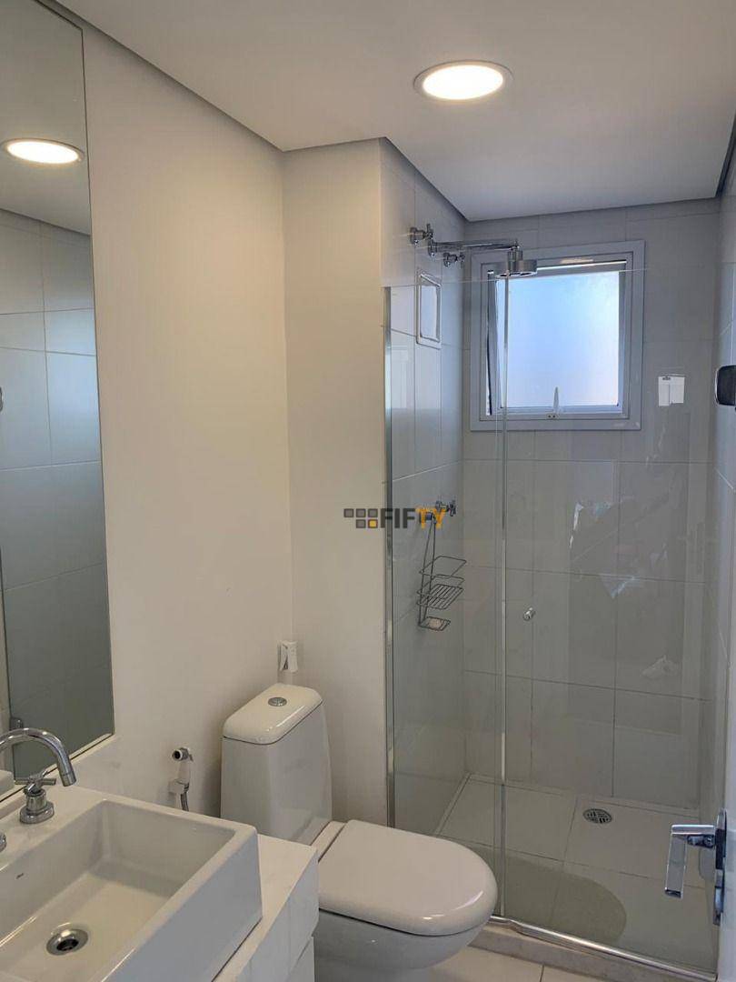 Apartamento para alugar com 3 quartos, 210m² - Foto 15