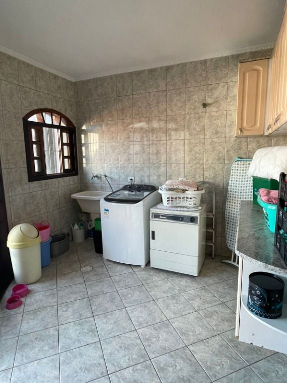 Sobrado à venda com 4 quartos, 337m² - Foto 13