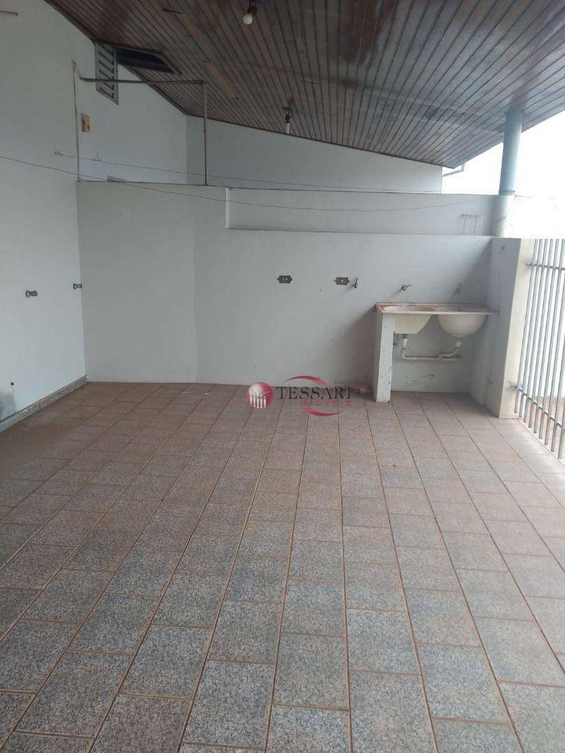 Apartamento para alugar com 2 quartos, 70m² - Foto 8