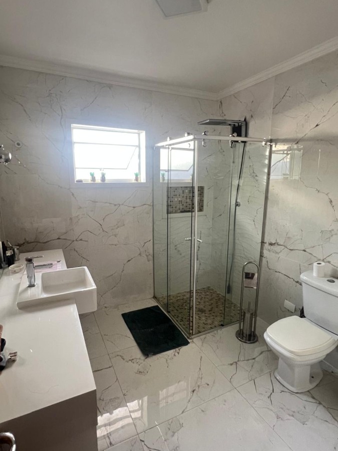 Casa para alugar com 4 quartos, 280m² - Foto 11