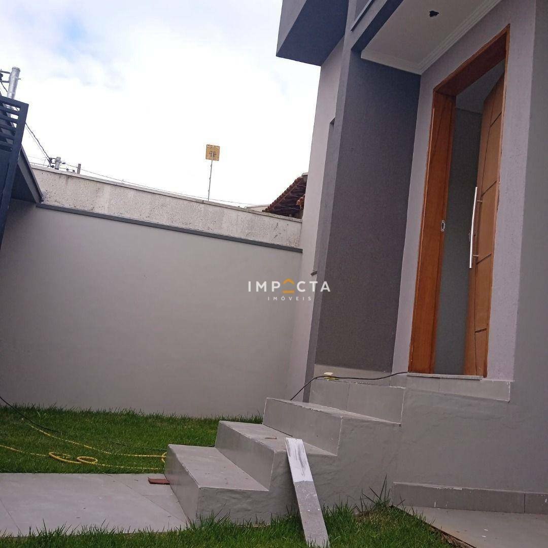 Casa à venda com 3 quartos, 114m² - Foto 1